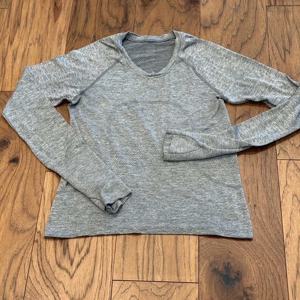 Lululemon Swiftly Tech Long Sleeve 2.0 Grey Heathered Crewneck Top Size‎ 6